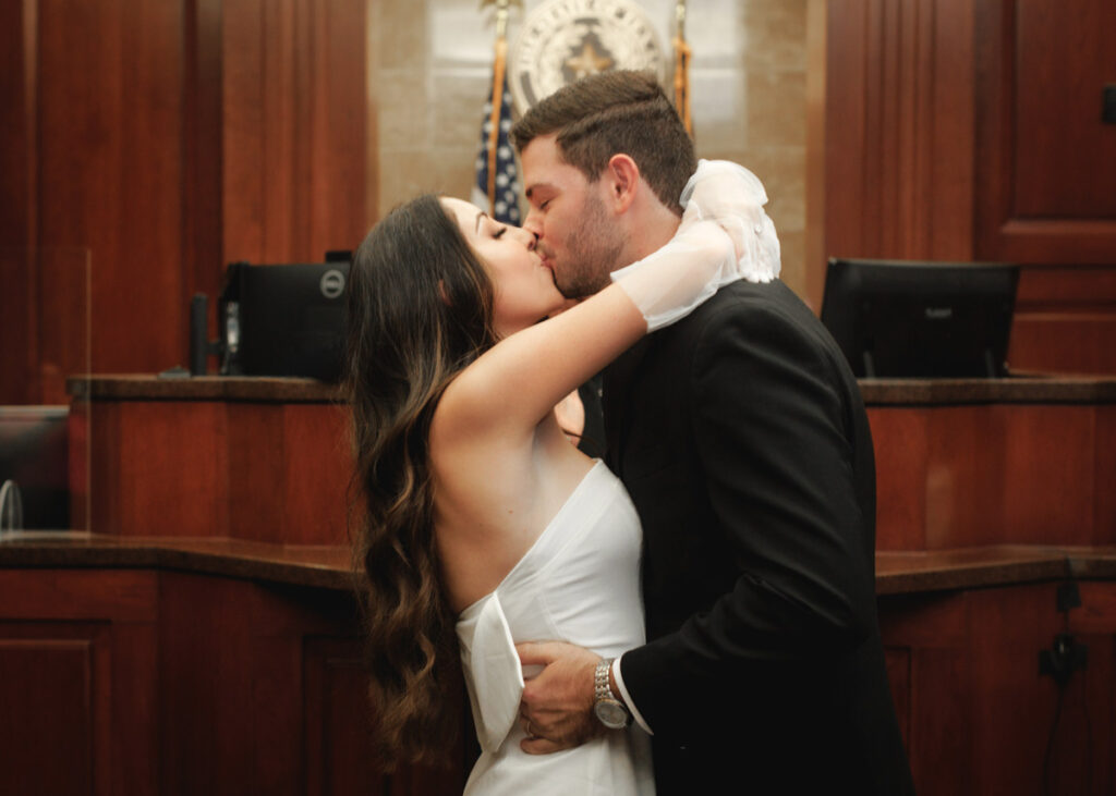 A courthouse wedding in Houston Texas