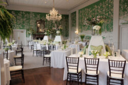 The full dinner space