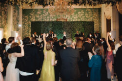 The full crowd of guests at a River Oaks Country Club wedding reception