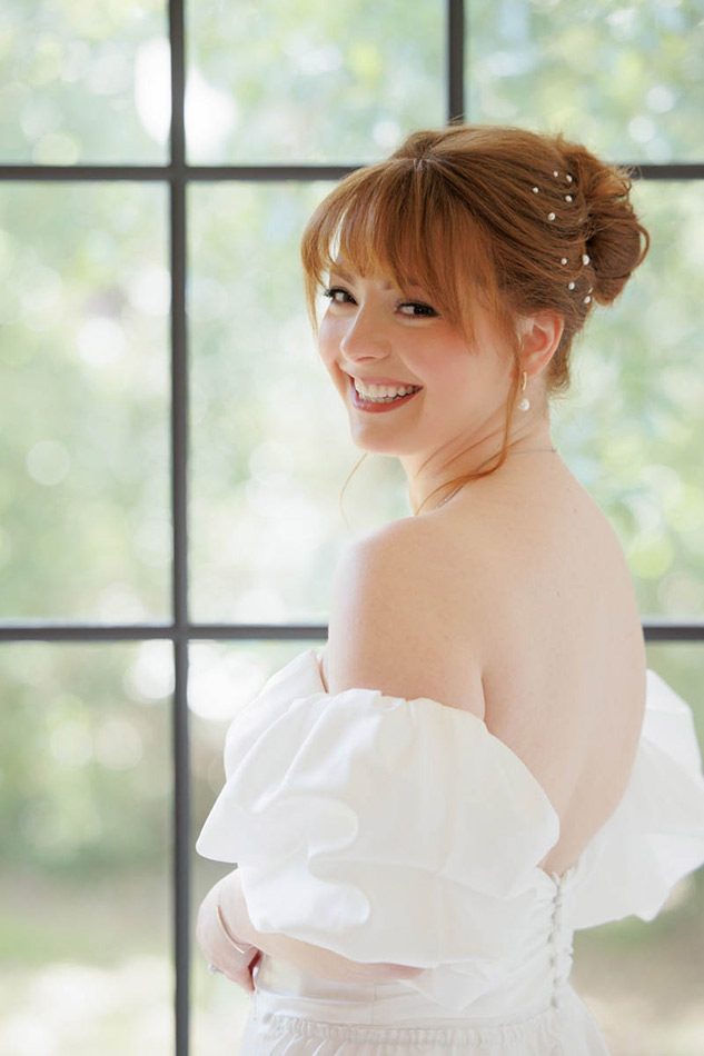 a bridal portrait before the first look with the groom